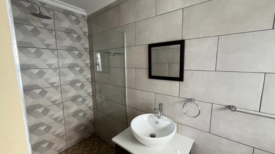 To Let 4 Bedroom Property for Rent in Fountains Estate Eastern Cape